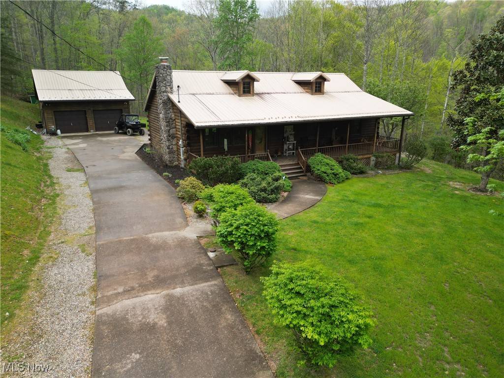 65 Grannies Creek, Newton, WV 25266