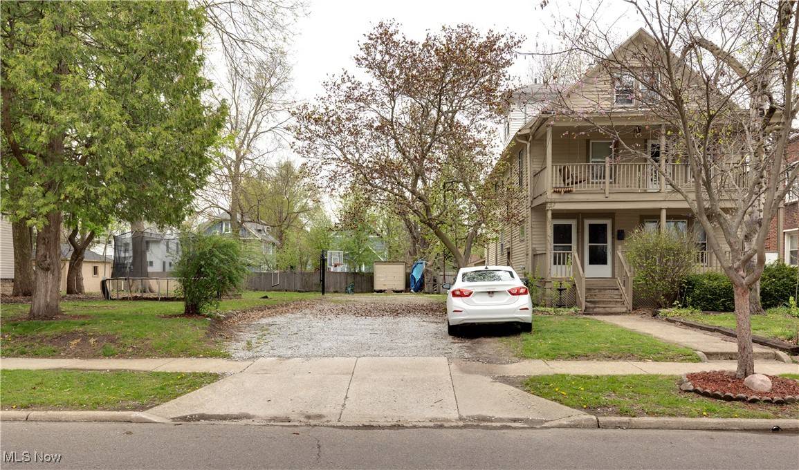 126-128 Grand AVE, Akron, OH 44302