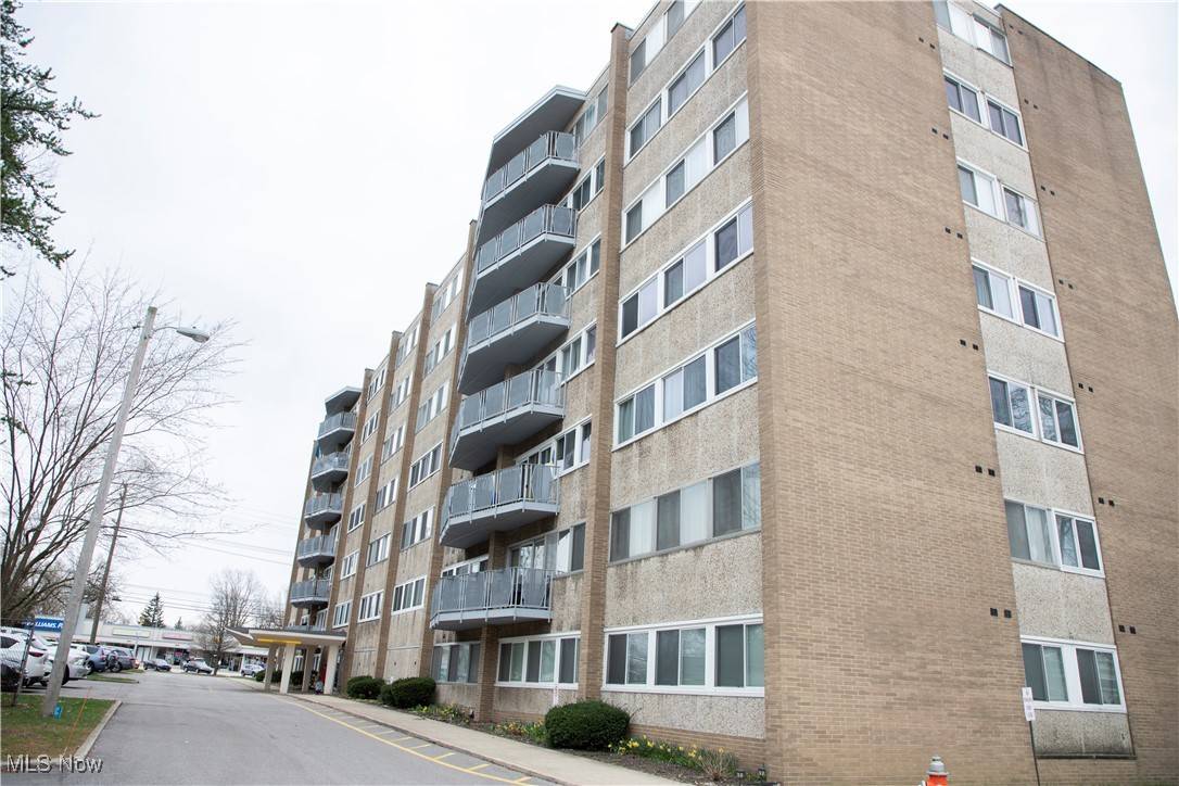 6640 Pearl RD #203, Parma Heights, OH 44130