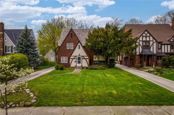 Shaker Heights, OH 44120,17419 Fernway RD