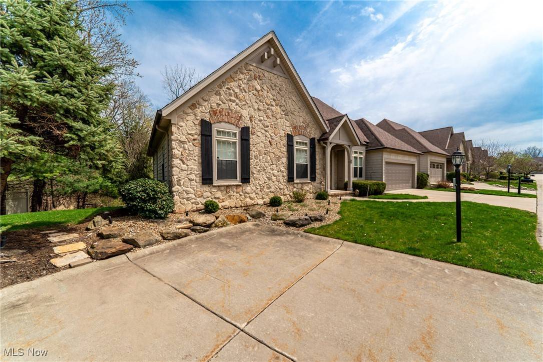 Rocky River, OH 44116,1 Riverside DR