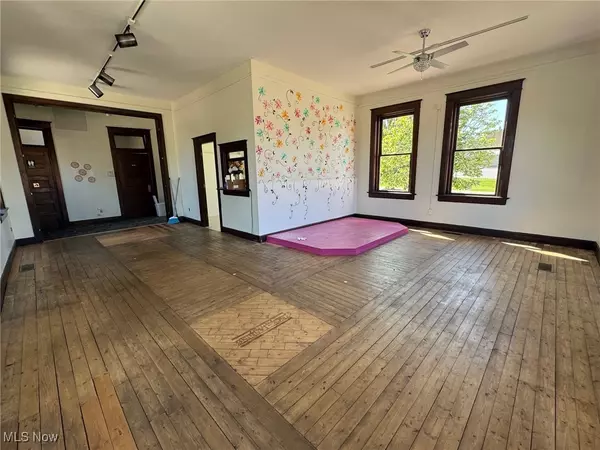 Zanesville, OH 43701,231 Market ST