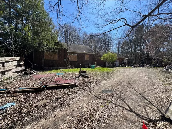 Youngstown, OH 44511,1820 Bears Den RD