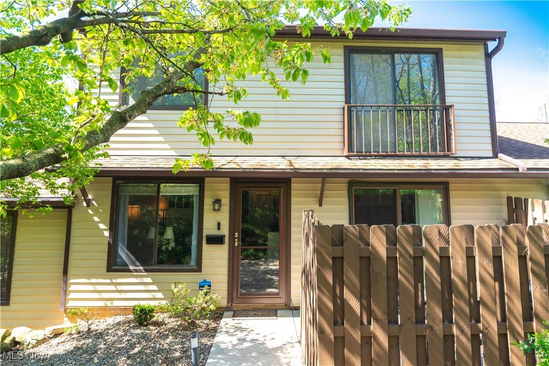 15150 Pine Valley TRL, Middleburg Heights, OH 44130
