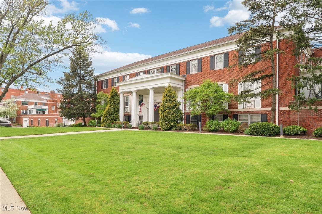 Shaker Heights, OH 44122,19901 Van Aken BLVD #F-11