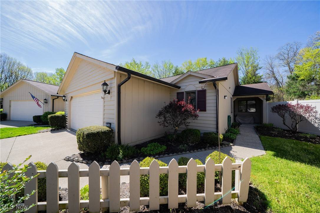 11480 Blodgett Creek TRL, Strongsville, OH 44149