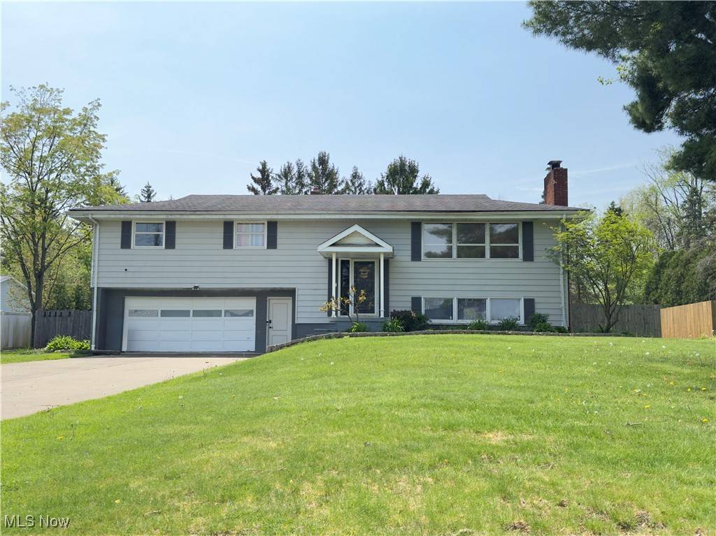 13760 Overcrest ST NE, Alliance, OH 44601