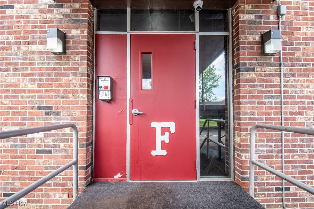 Warren, OH 44483,3000 N River RD NE #F17