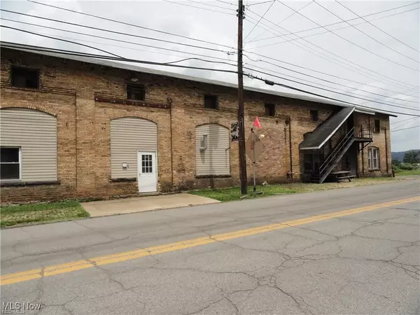 Chester, WV 26034,901 Carolina AVE