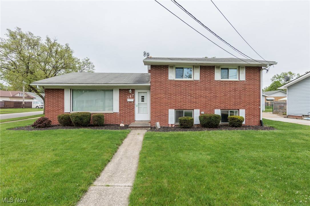347 Beeler DR, Berea, OH 44017