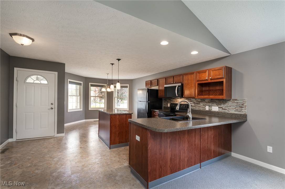 Grafton, OH 44044,1147 Hunting Hollow