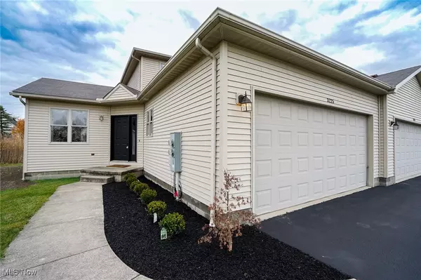 3225 Starwick CT, Canfield, OH 44406