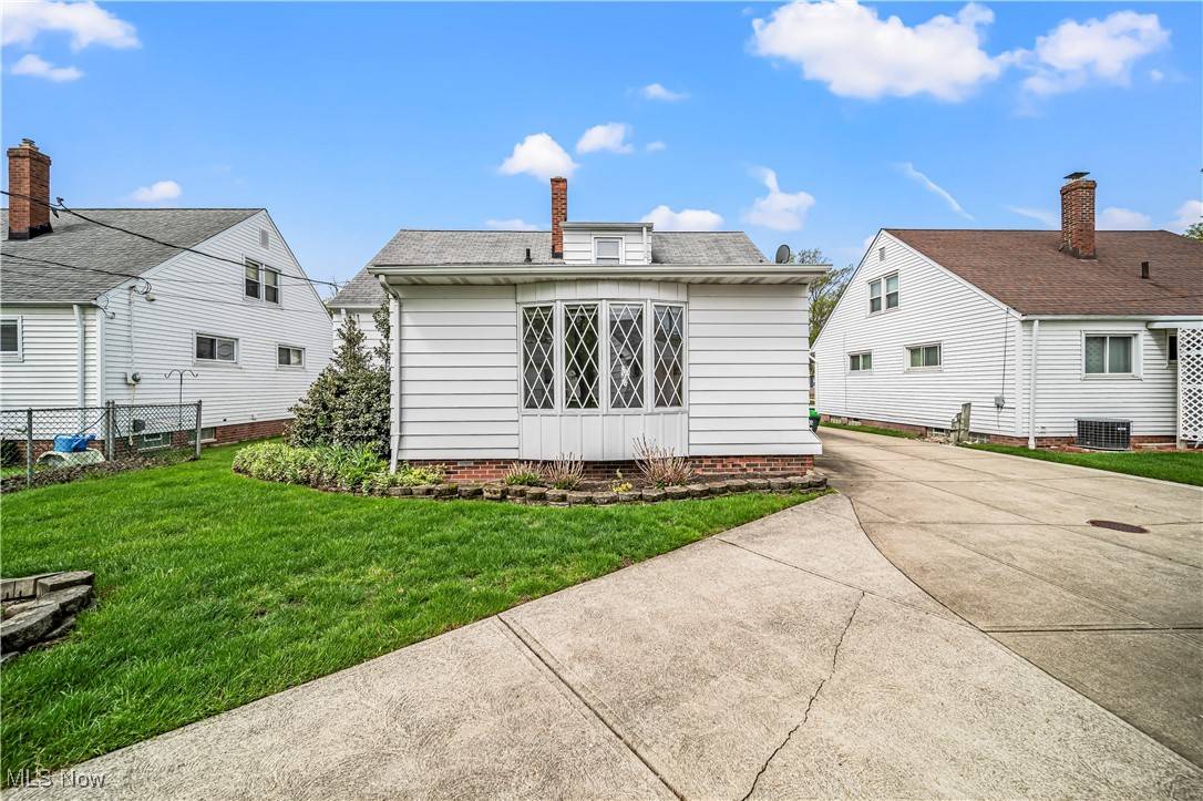 Wickliffe, OH 44092,939 Bryn Mawr AVE