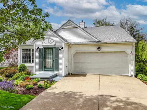 136 Kensington CT, Aurora, OH 44202