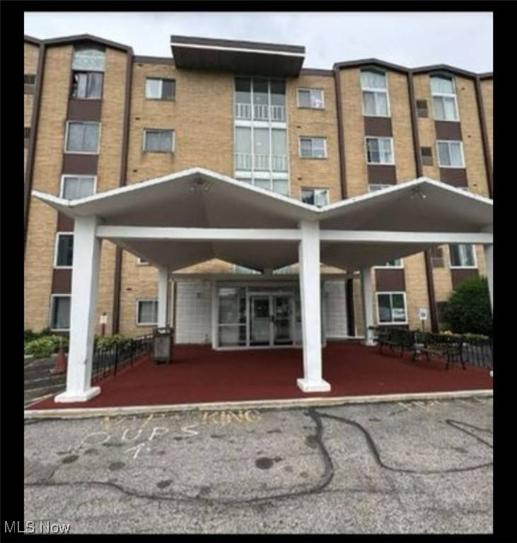 25735 Lorain RD #222, North Olmsted, OH 44070