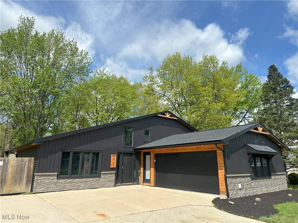 3923 Buckingham DR, Brunswick, OH 44212