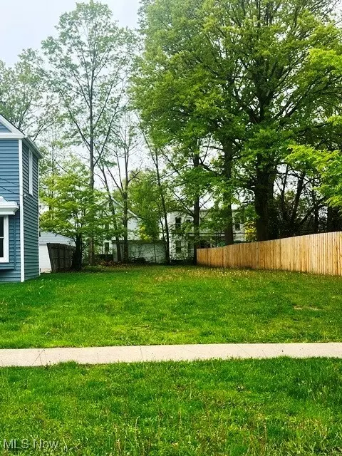 Lakewood, OH 44107,1584 Newman AVE