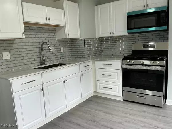 North Olmsted, OH 44070,4054 Clague RD