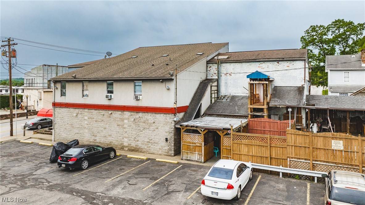 Parkersburg, WV 26101,805 7th ST