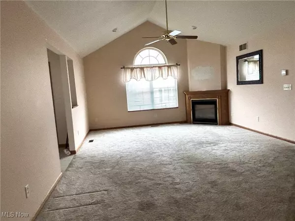 Columbiana, OH 44408,39 Village CT