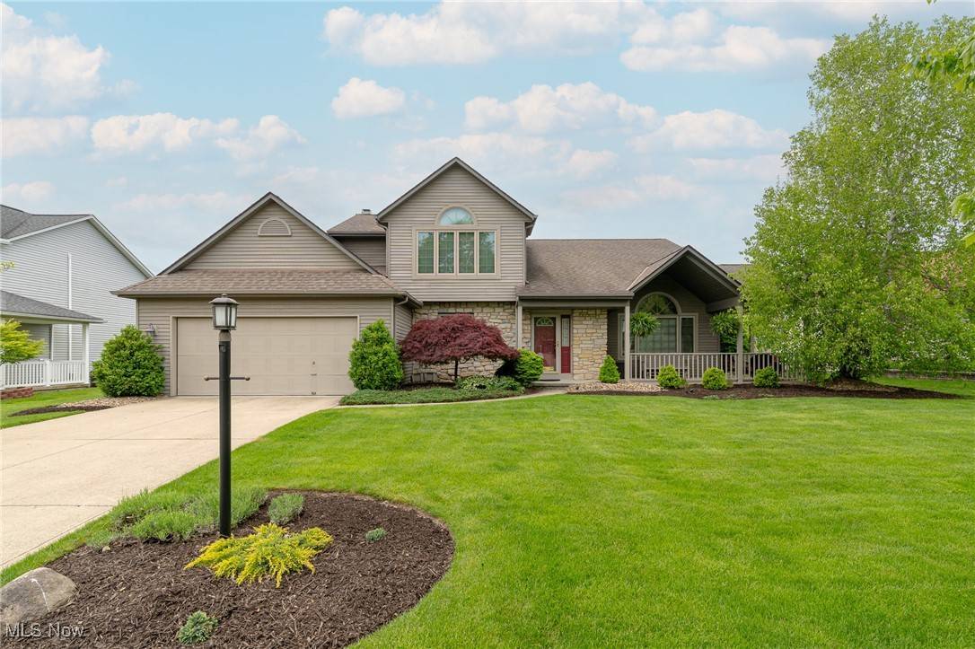 10184 Versailles DR, Strongsville, OH 44136