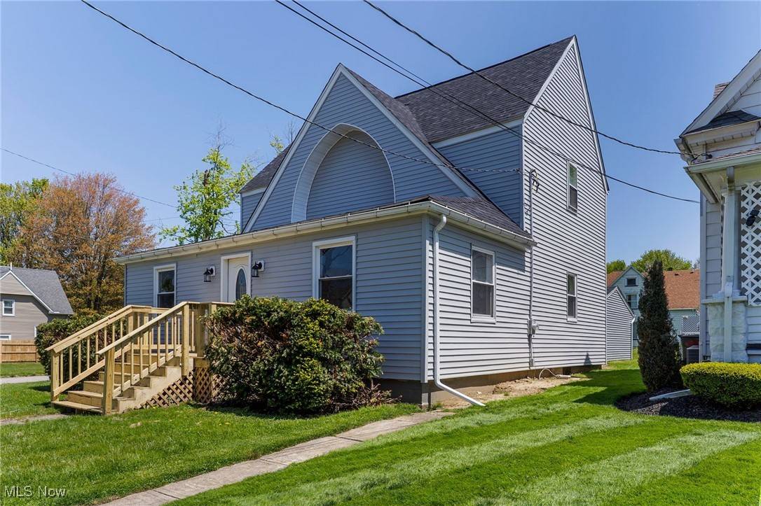 546 Harbor ST, Conneaut, OH 44030