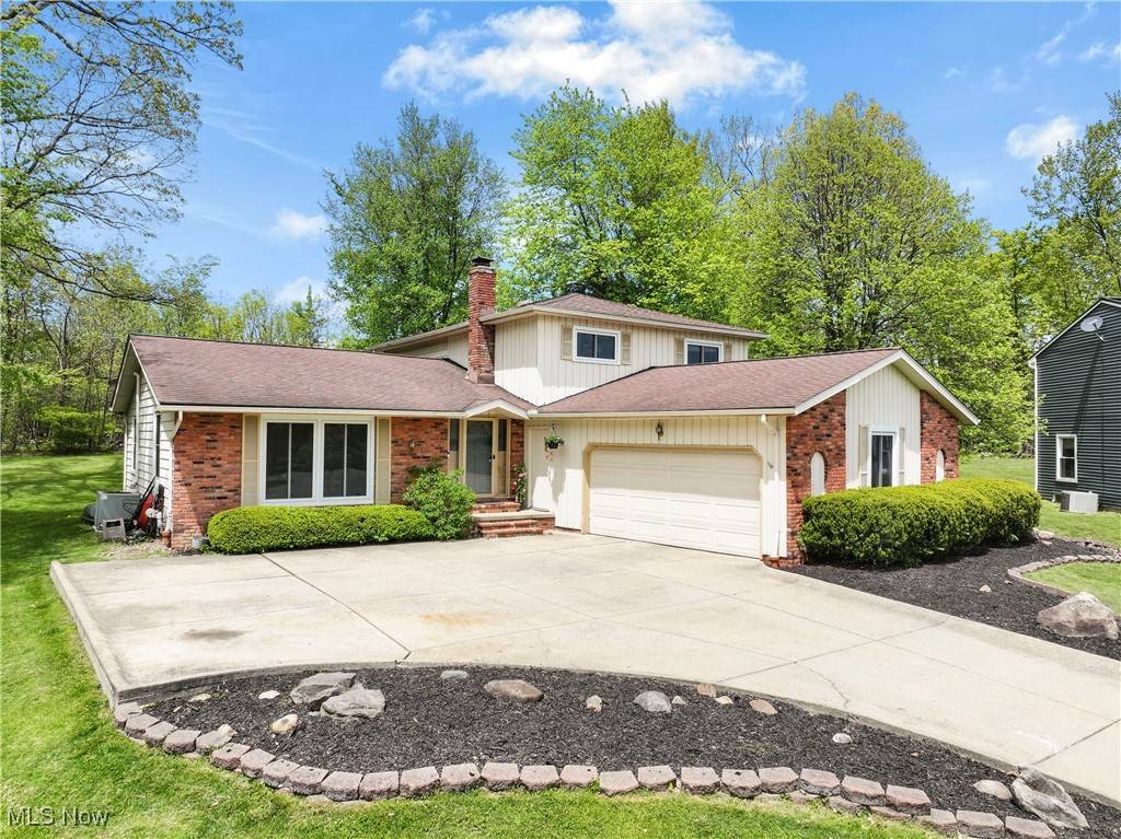 31965 Tracy LN, Solon, OH 44139