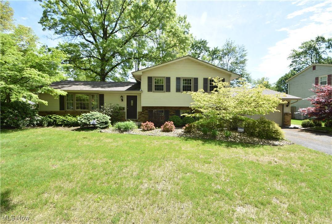 1751 Brockton DR, Austintown, OH 44511