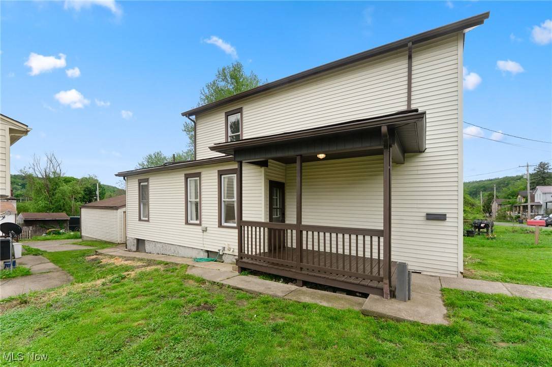 1802 Chester AVE, Wellsville, OH 43968
