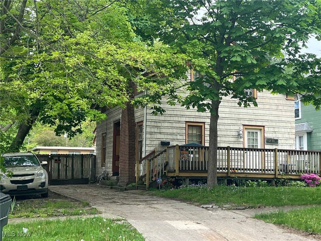Cuyahoga Falls, OH 44221,2032 3rd ST