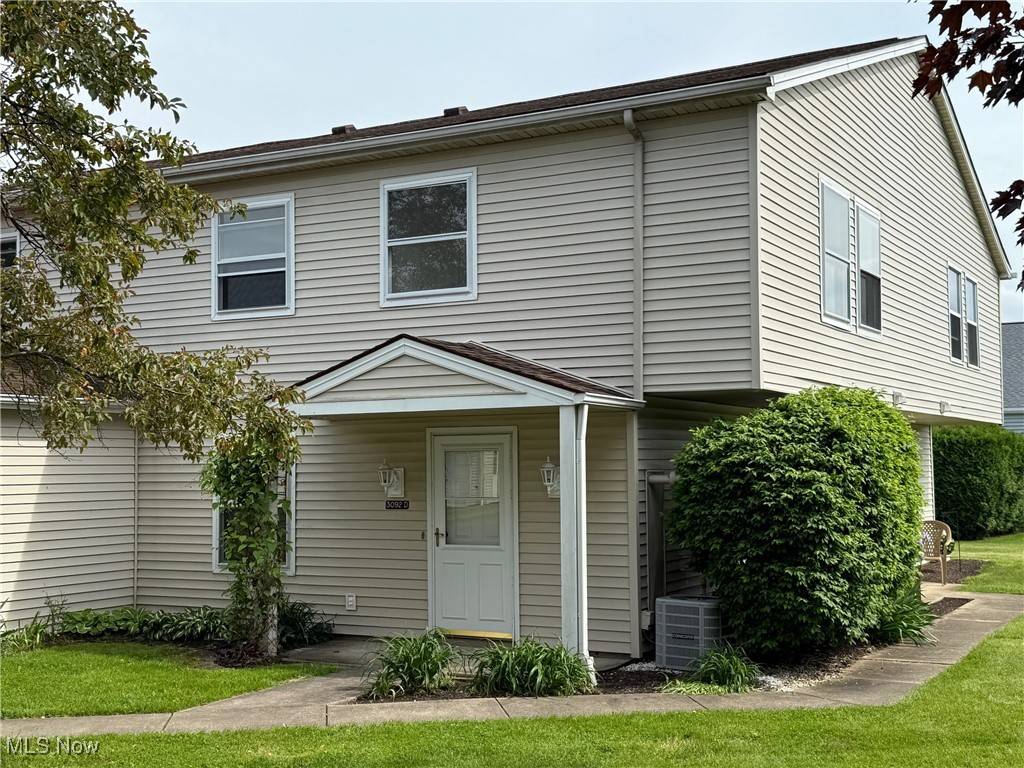 3092 Ivy Hill CIR #D, Cortland, OH 44410