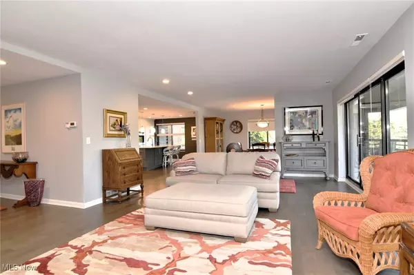 Beachwood, OH 44122,27500 Cedar RD #201