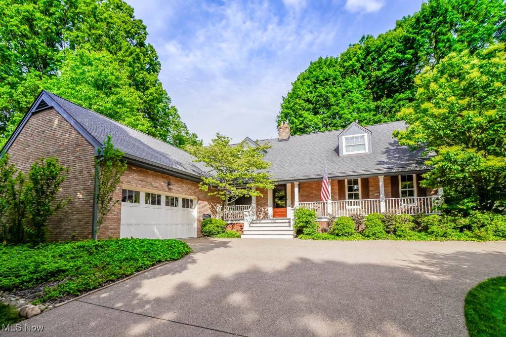 2758 Coventry LN NW, Canton, OH 44708