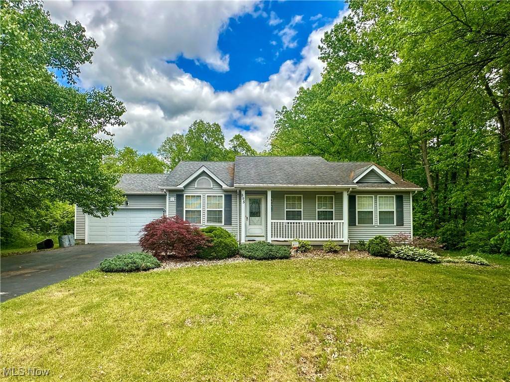 895 Mcarthur DR, Girard, OH 44420