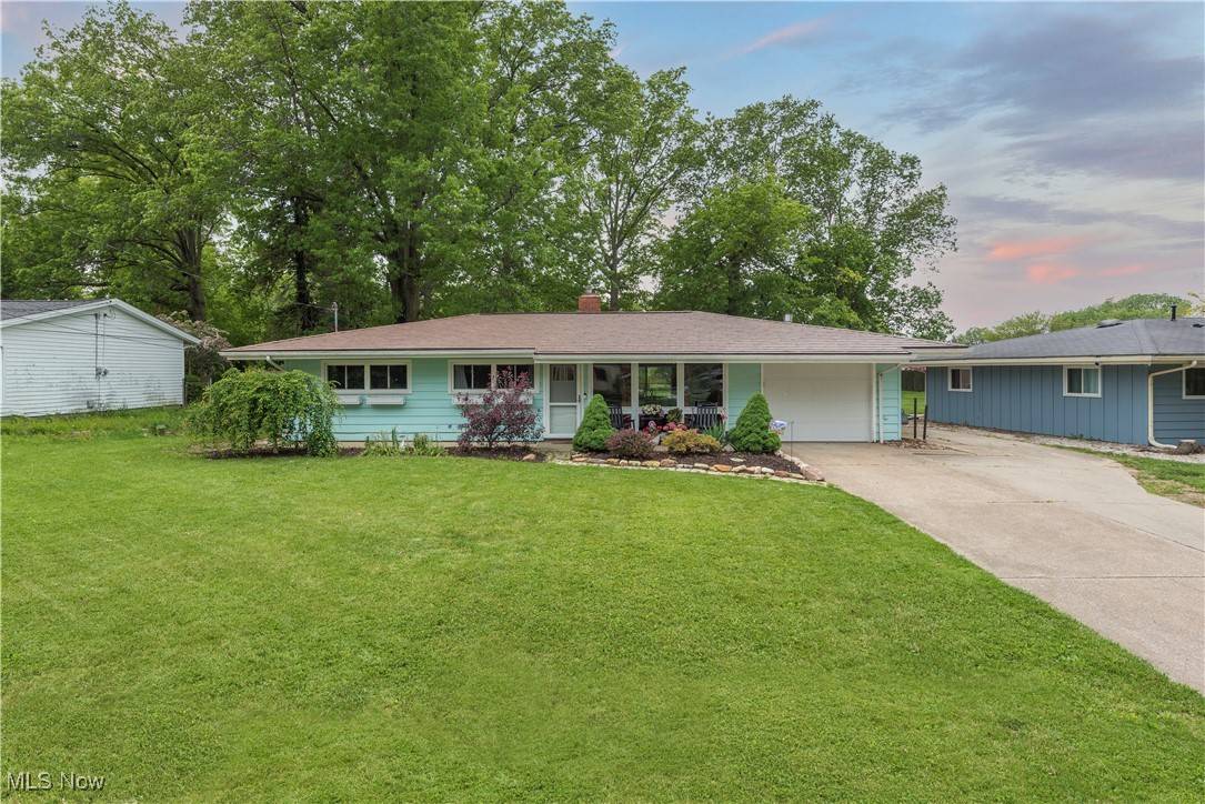 1094 Sanford ST, Vermilion, OH 44089