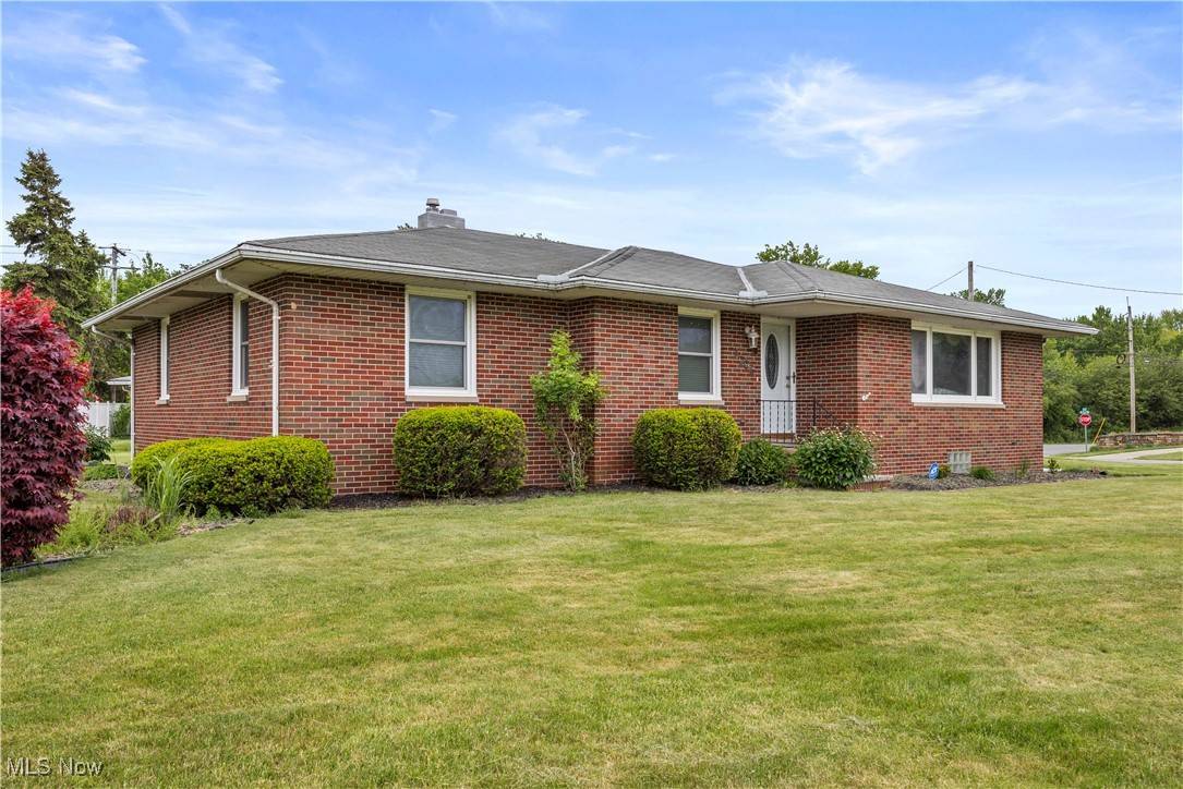 4002 Canterbury CT, Lorain, OH 44053