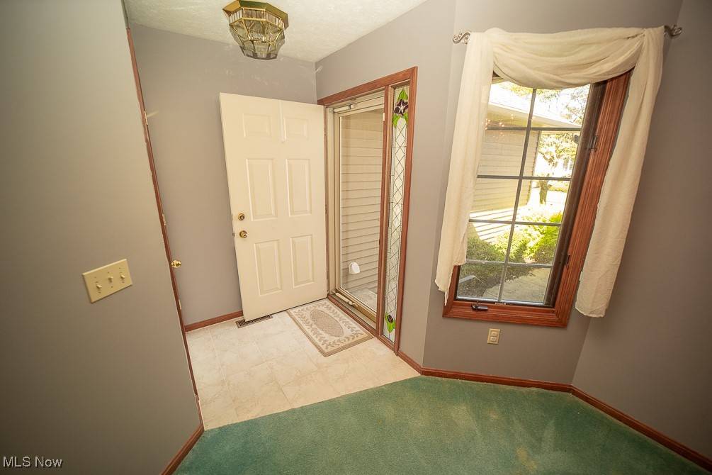 Amherst, OH 44001,281 English Lakes BLVD