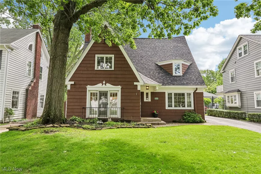 3295 Braemar RD, Shaker Heights, OH 44120