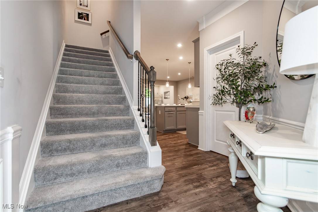 Westlake, OH 44145,864 Woodside DR