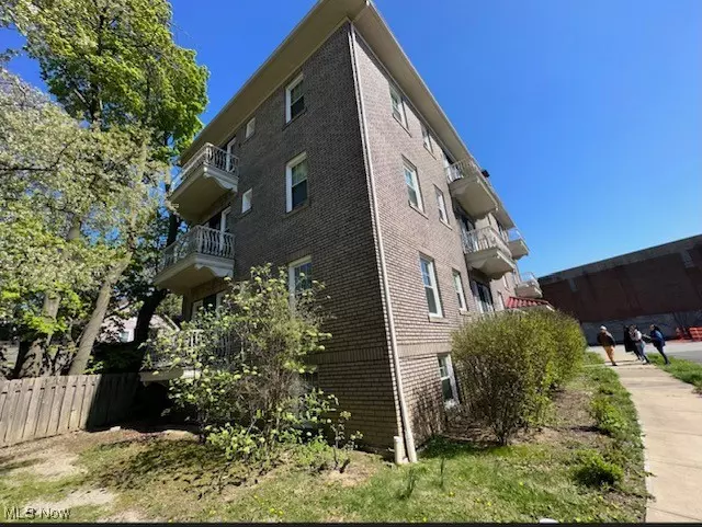 1615 Ridgefield RD, Cleveland Heights, OH 44118
