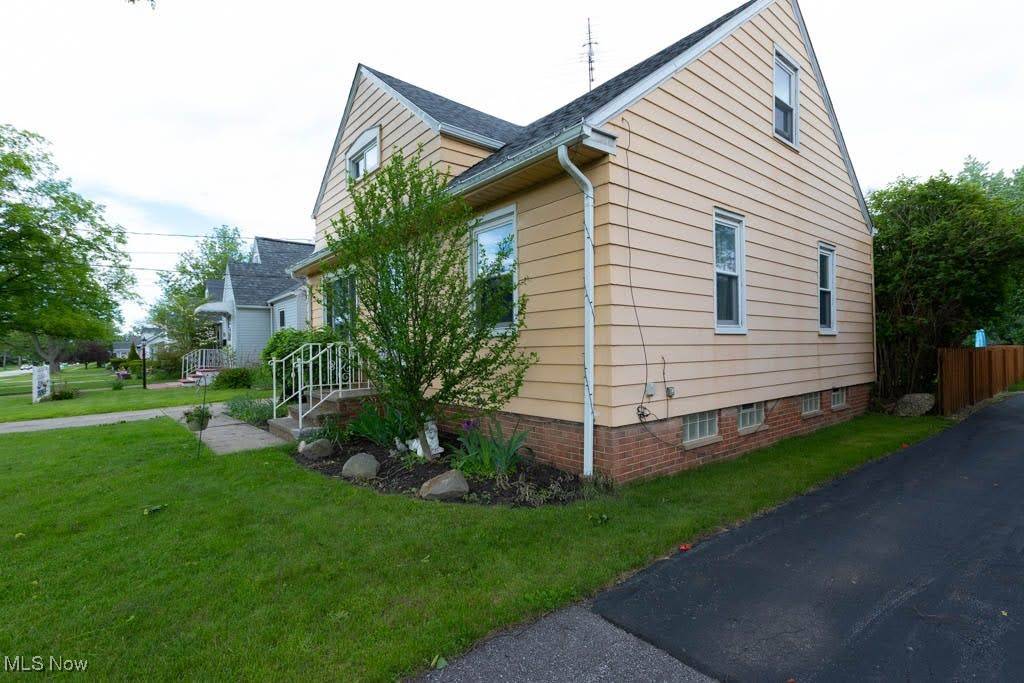 Mayfield Heights, OH 44124,1271 Lander RD