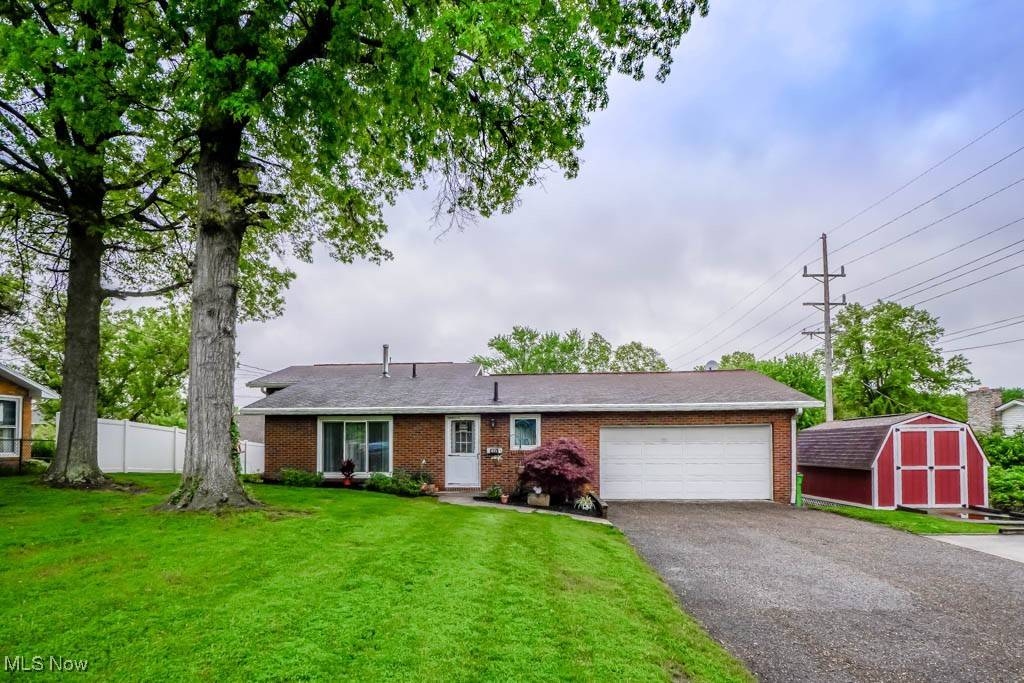 835 6th ST NE, North Canton, OH 44720