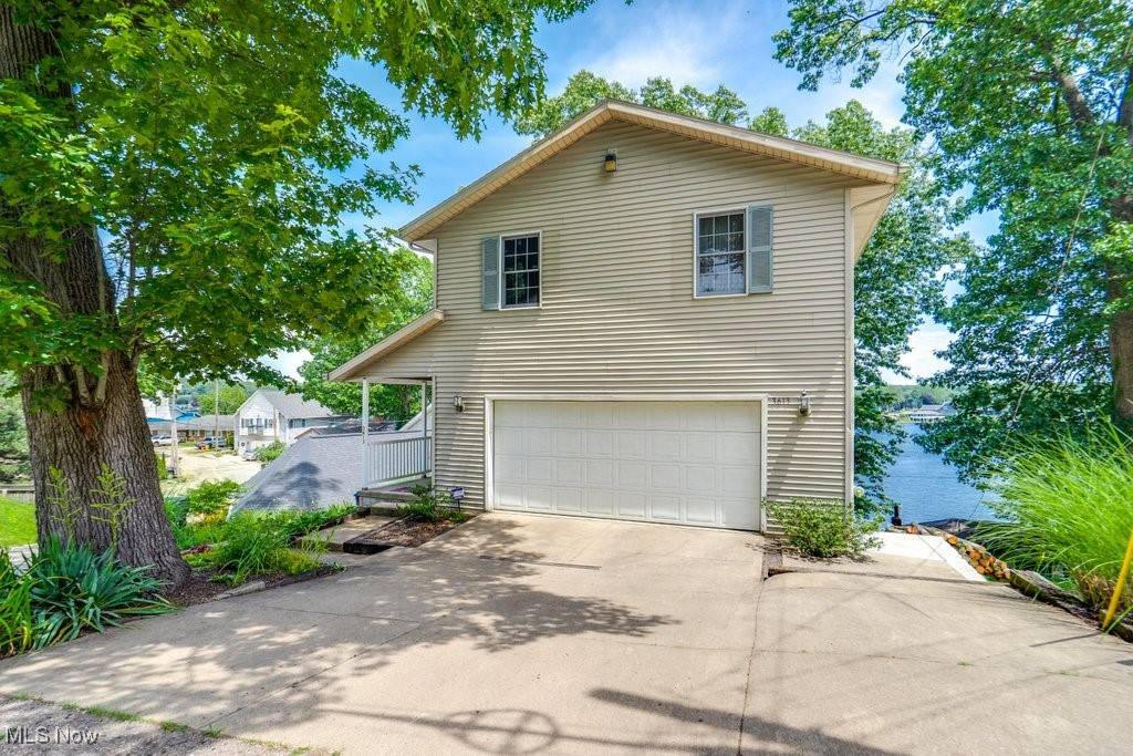 Akron, OH 44319,3613 Peninsula DR