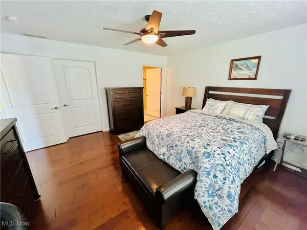 Madison, OH 44057,6531 Bayside DR
