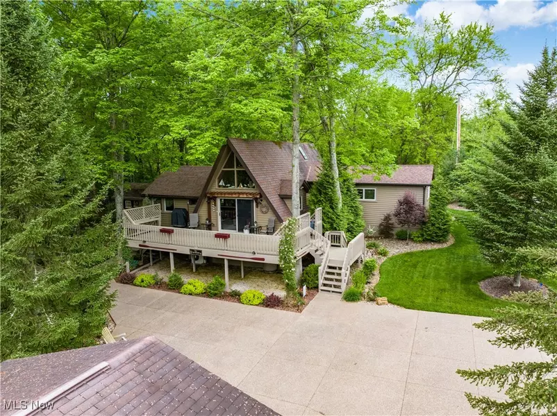 316 Saint Andrews LN, Senecaville, OH 43780