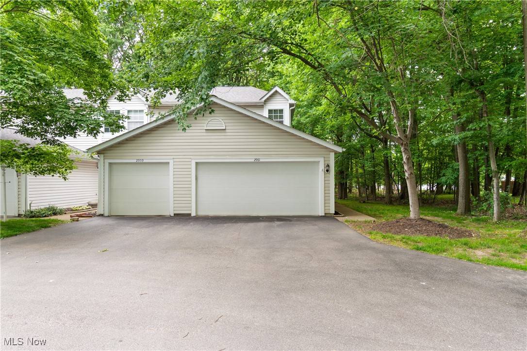 2961 Heatherwood CT, Stow, OH 44224