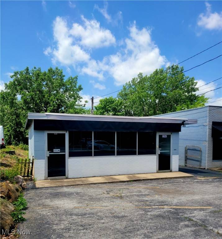 6626 Engle RD, Middleburg Heights, OH 44130