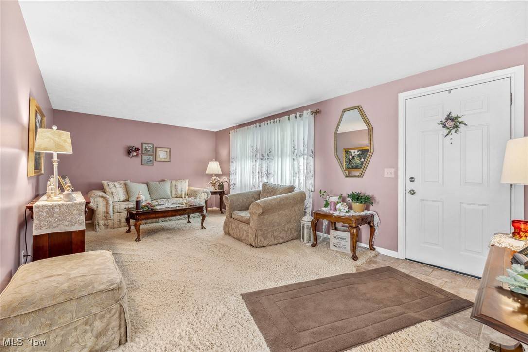 Louisville, OH 44641,5725 Grove ST