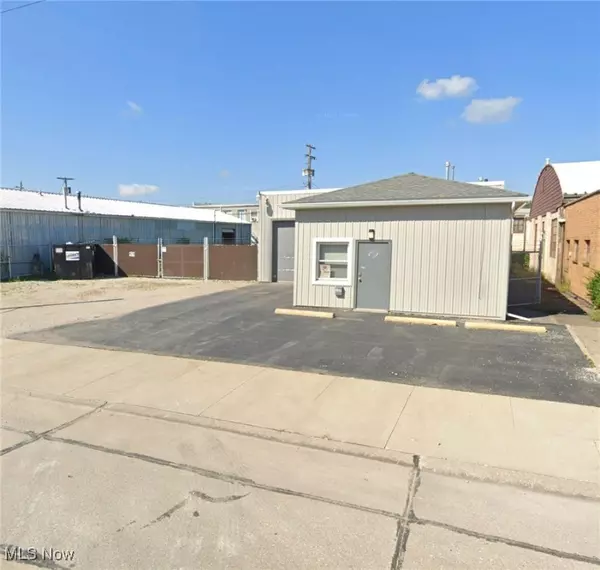 Elyria, OH 44035,157 Kenwood ST