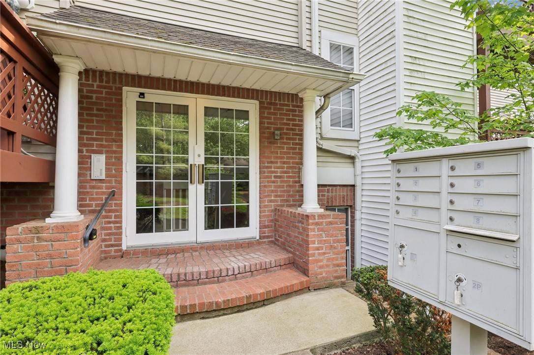 644 Brick Mill RUN #B3, Westlake, OH 44145